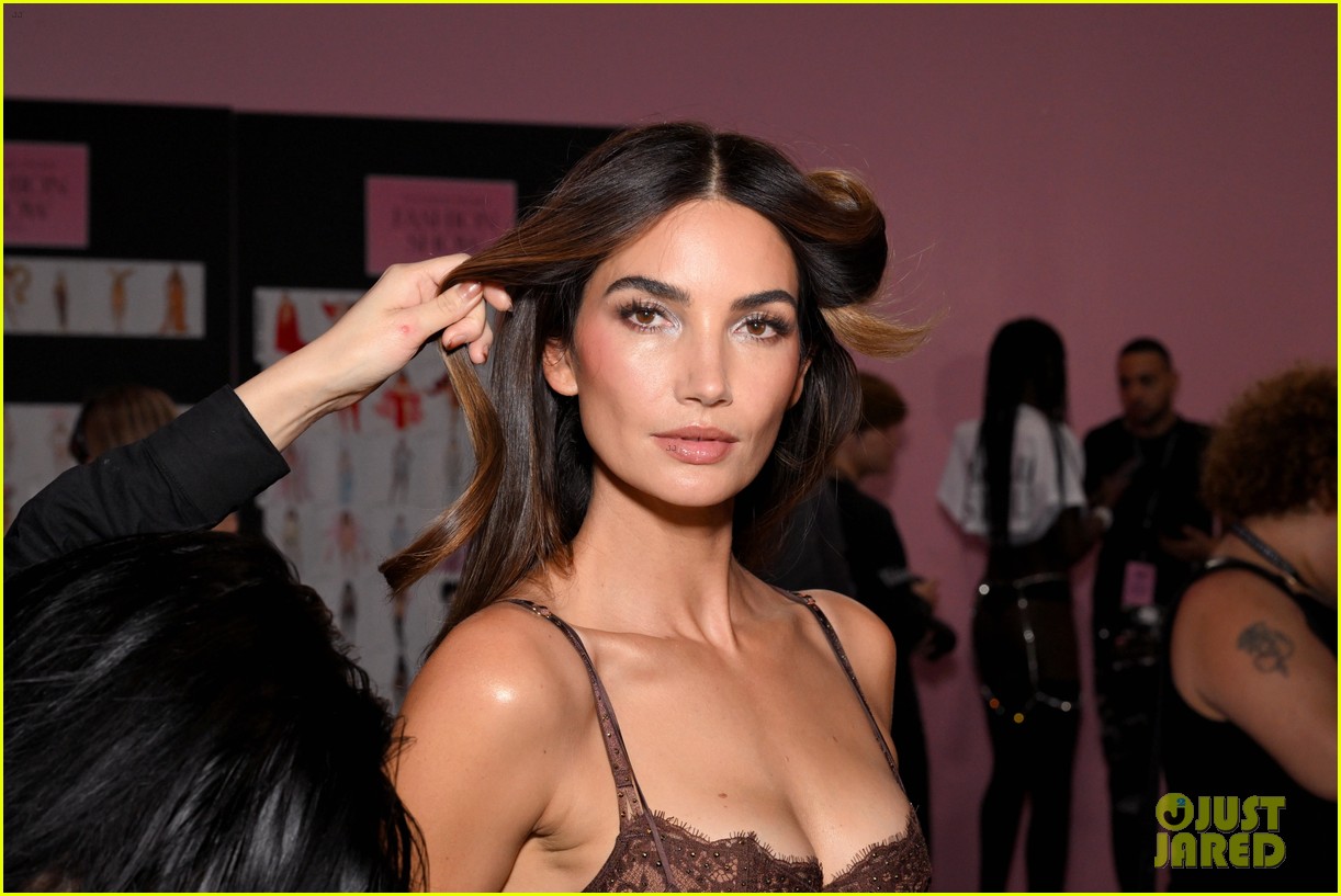Inside the Victoria's Secret Fashion Show 2025: All the Backstage Photos You Didn't See on the Live Stream!
