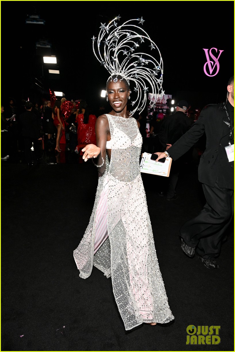Inside the Victoria's Secret Fashion Show 2025: All the Backstage Photos You Didn't See on the Live Stream!