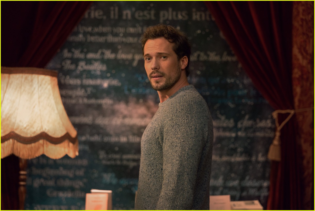 Minka Kelly's Netflix Holiday Rom-Com 'Champagne Problems' Brings Her to Paris for a Whirlwind Romance - Watch Now!