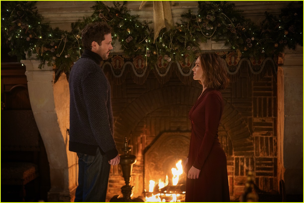 Minka Kelly's Netflix Holiday Rom-Com 'Champagne Problems' Brings Her to Paris for a Whirlwind Romance - Watch Now!
