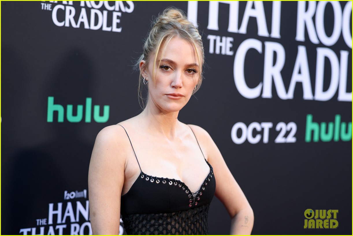 Maika Monroe's Top 5 Scariest Horror Movies & Where to Watch Them Right Now