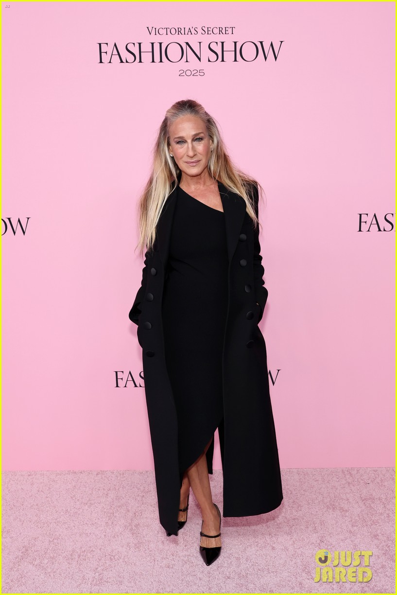Sarah Jessica Parker, Jodie Turner-Smith & More Serve Looks at Victoria's Secret Fashion Show 2025