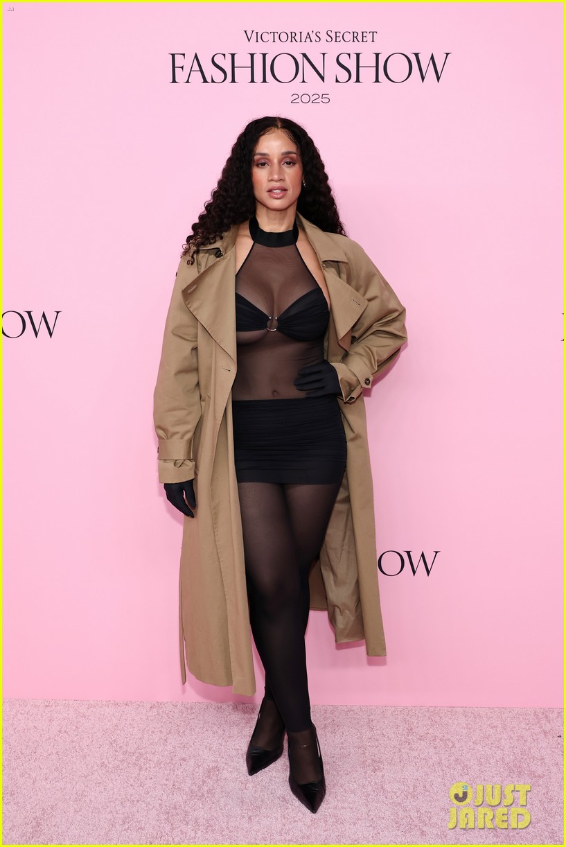 Sarah Jessica Parker, Jodie Turner-Smith & More Serve Looks at Victoria's Secret Fashion Show 2025