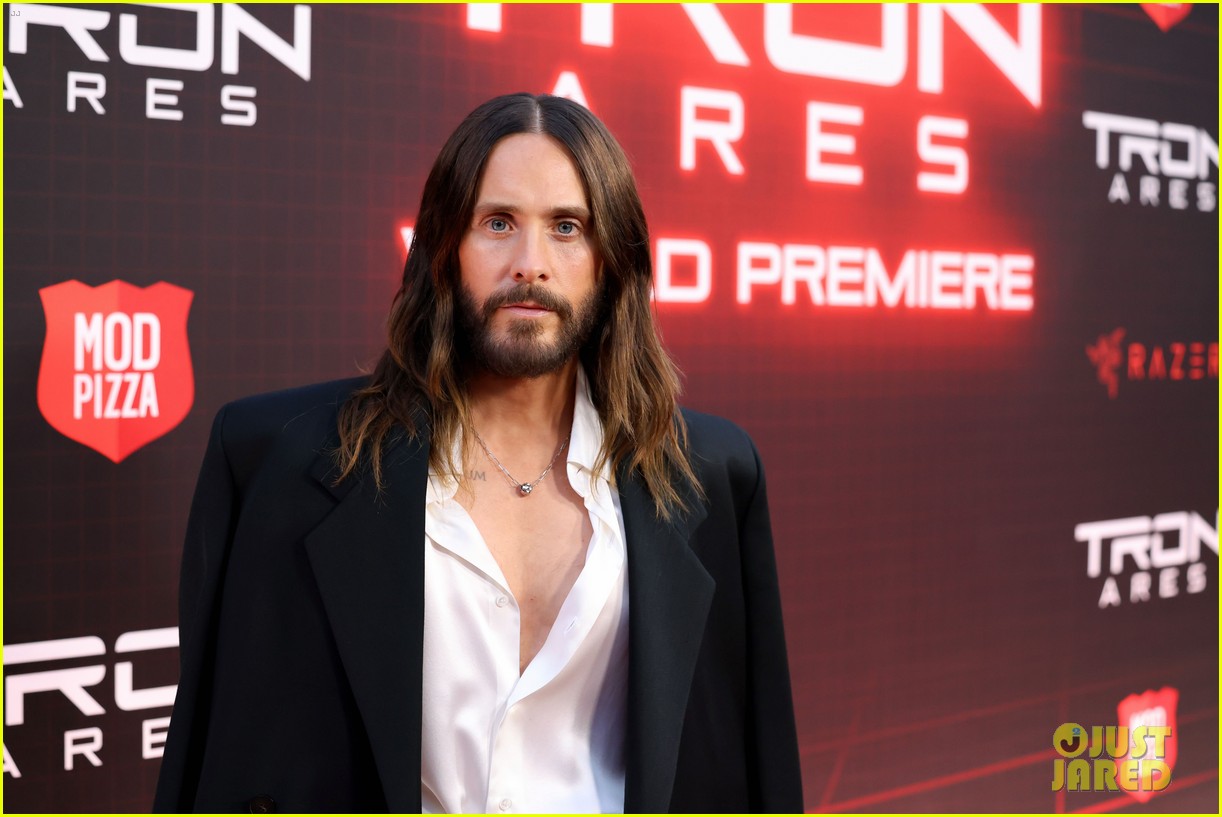 'Tron: Ares' Cast Shuts Down Hollywood Boulevard for L.A. Premiere, Complete with a Nine Inch Nails Concert!