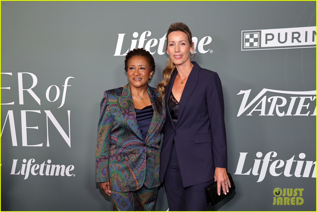 Kate Hudson Joins Eva Longoria, Jane Fonda, Wanda Sykes, & More Stars at Variety's Power of Women 2025!