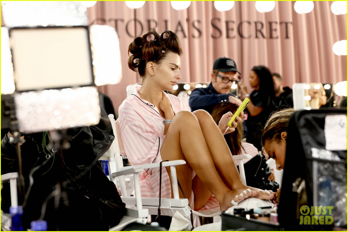 Backstage at Victoria's Secret Fashion Show 2025: Inside Photos of Models Getting Ready to Walk Runway