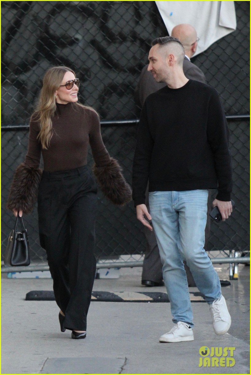 Dax Shepard Bares Buff Arms While Arriving at 'Kimmel' with Wife Kristen Bell for Interview Together