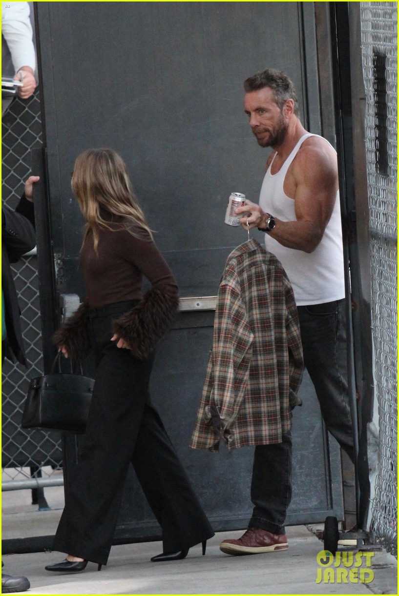 Dax Shepard Bares Buff Arms While Arriving at 'Kimmel' with Wife Kristen Bell for Interview Together