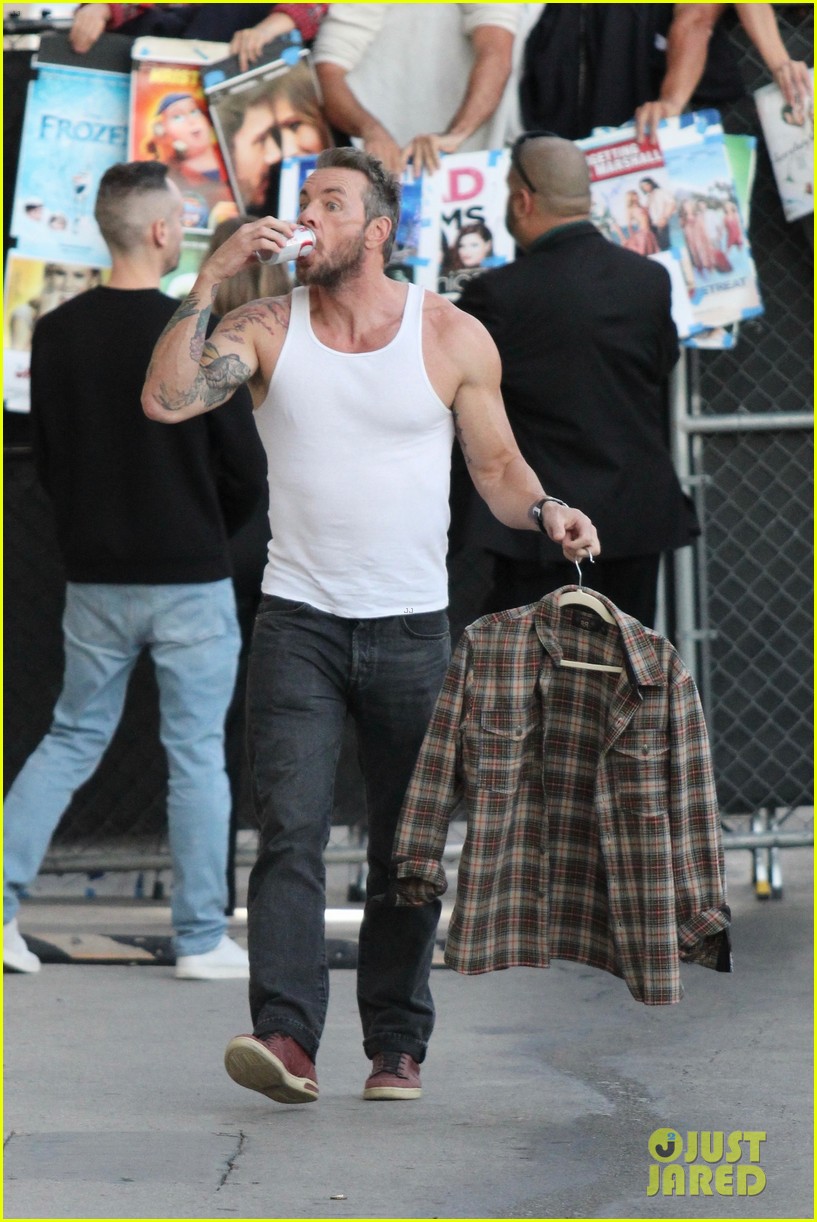 Dax Shepard Bares Buff Arms While Arriving at 'Kimmel' with Wife Kristen Bell for Interview Together