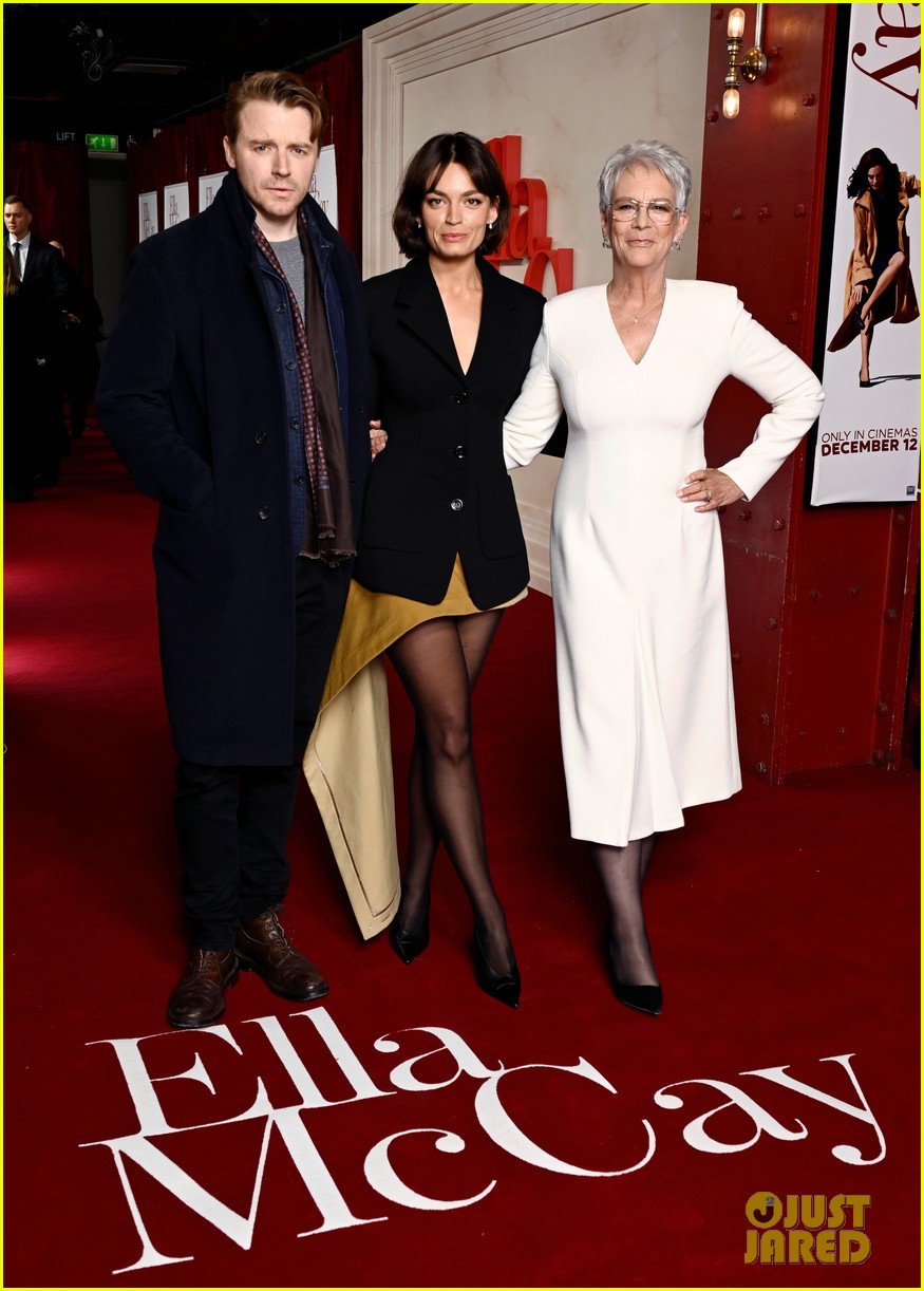 Emma Mackey & Jamie Lee Curtis Hold Hands at 'Ella McCay' Premiere in London
