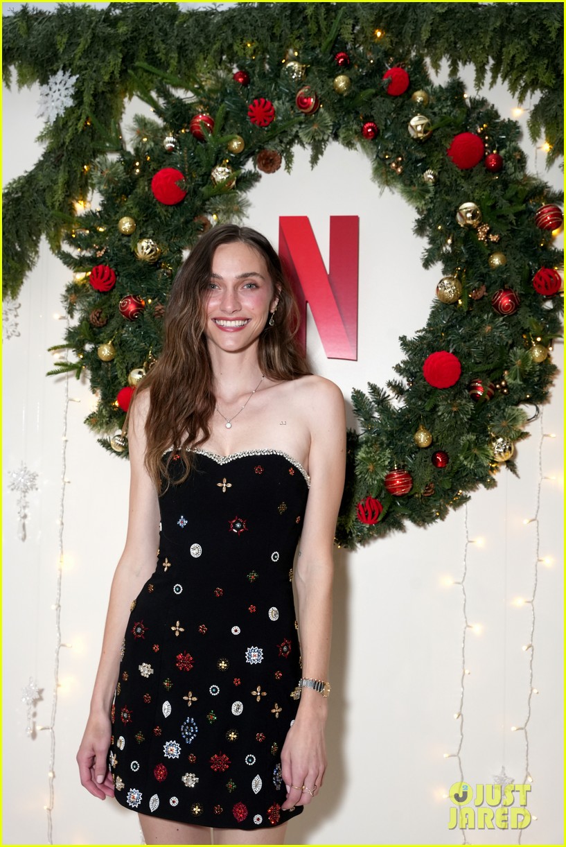 Alicia Silverstone & Melissa Joan Hart Attend L.A. Screening for Their Netflix Christmas Movie!