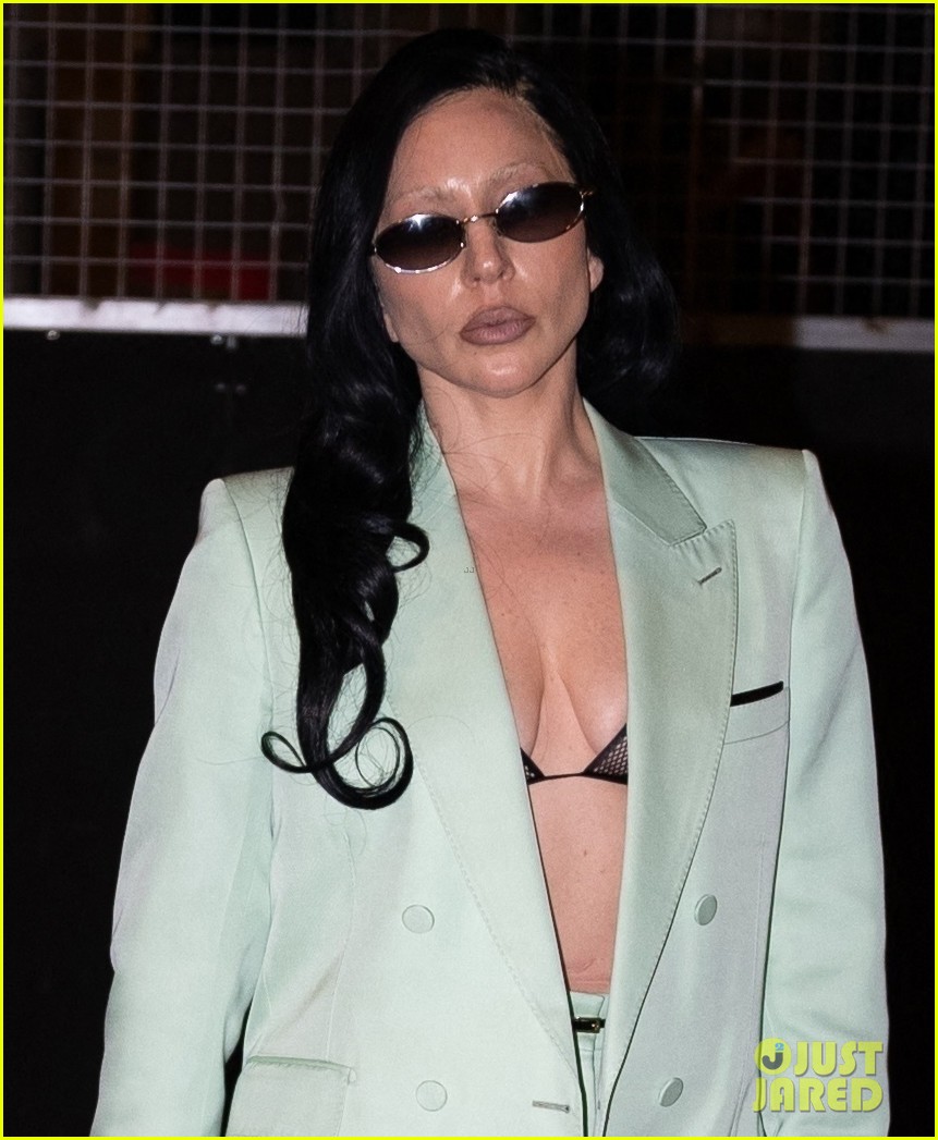 Lady Gaga Debuts Sultry Black Hair While Stepping Out in Paris