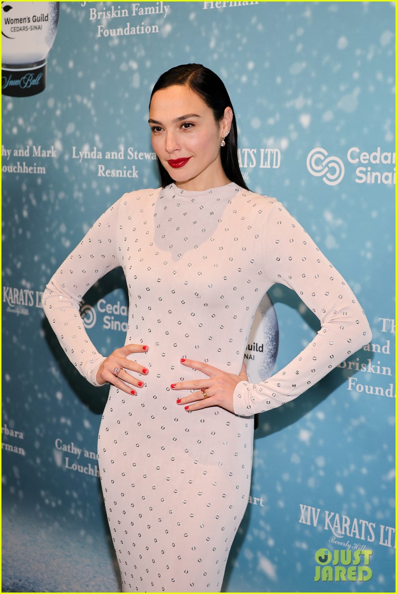 Gal Gadot Receives Hollywood Icon Award at Cedars-Sinai Fall Snow Ball Gala