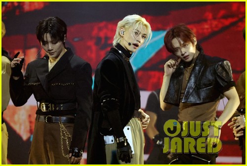 'Divine' Lyrics, English Translation & Song Meaning: Stray Kids Return With 'Do It' Title Track