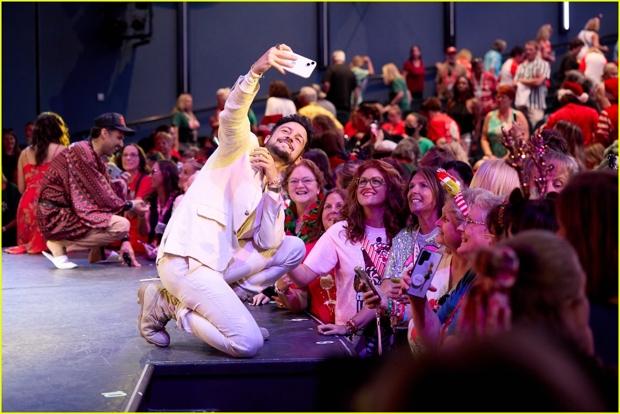 Why Tyler Hynes Got Boo'ed on Hallmark Christmas Cruise 2025 - There's a Touching Reason!
