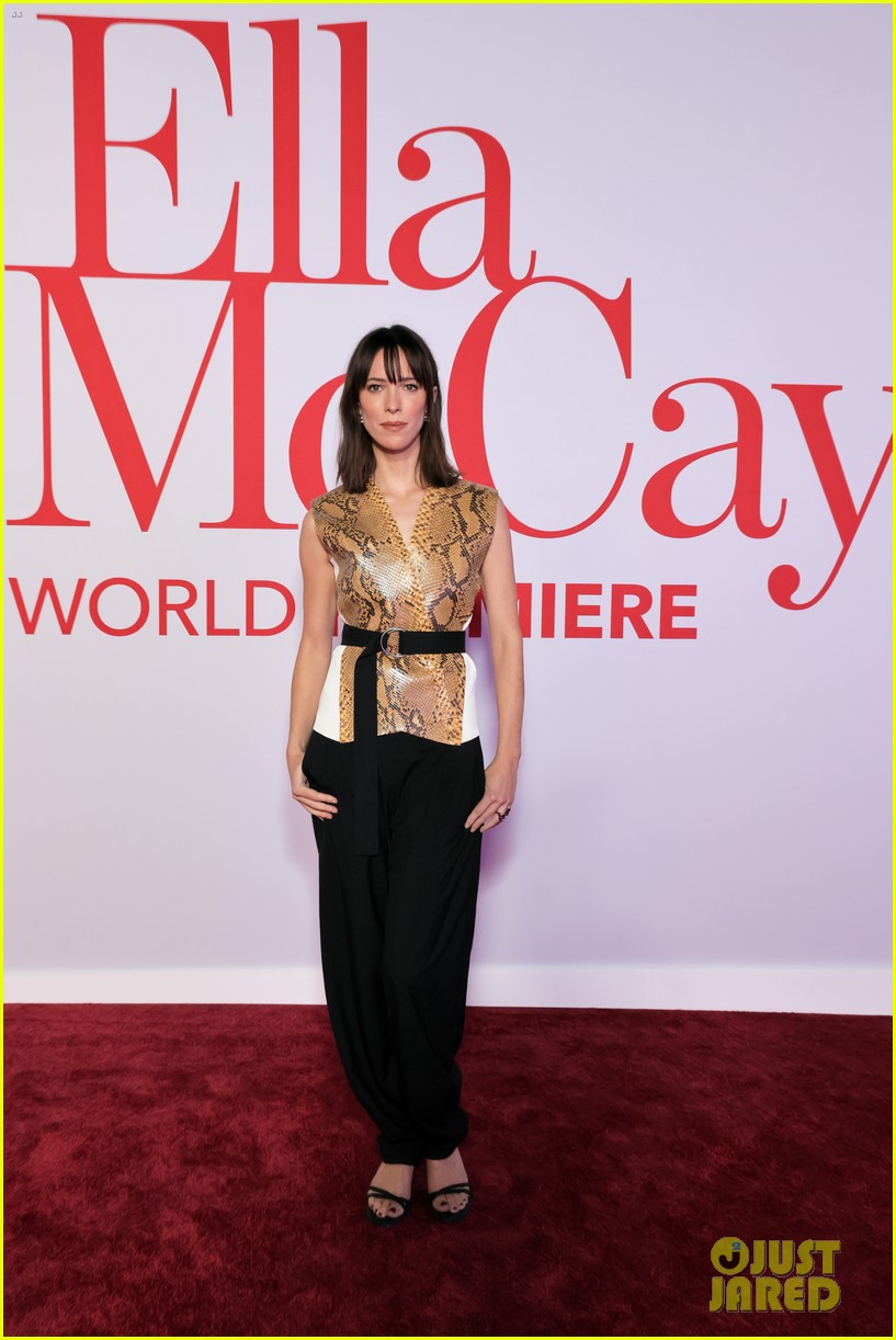 Emma Mackey Makes Rare Red Carpet Appearance with Boyfriend Martin Aleman at 'Ella McCay' World Premiere!
