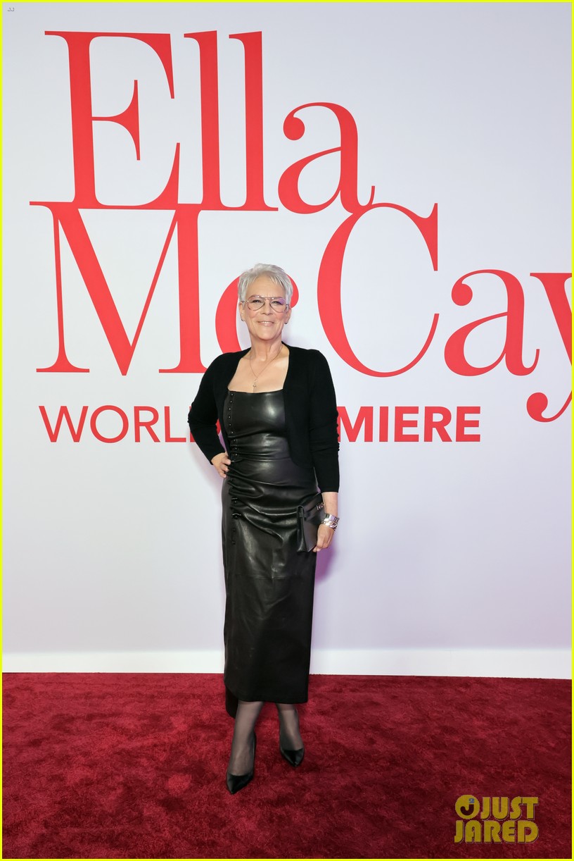 Emma Mackey Makes Rare Red Carpet Appearance with Boyfriend Martin Aleman at 'Ella McCay' World Premiere!