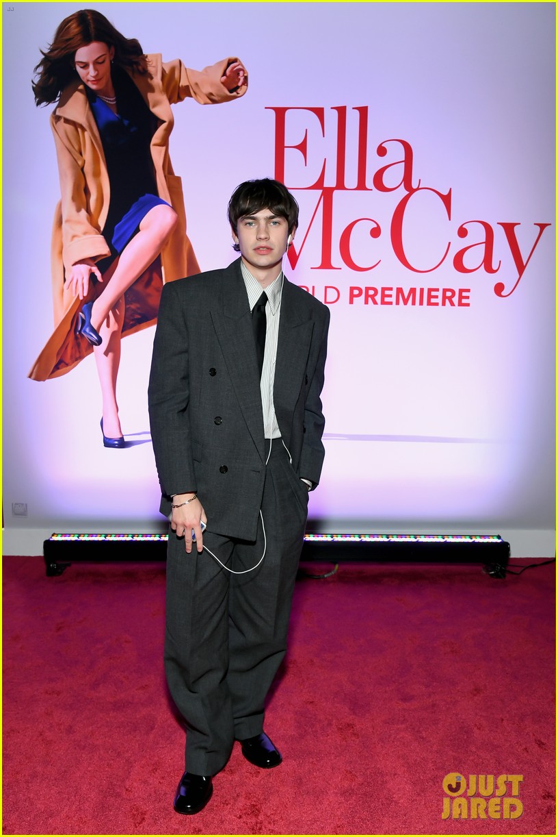 Emma Mackey Makes Rare Red Carpet Appearance with Boyfriend Martin Aleman at 'Ella McCay' World Premiere!