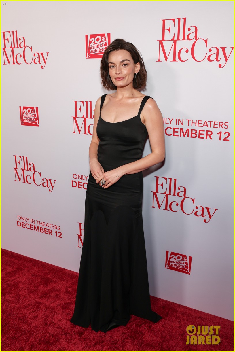 Emma Mackey Makes Rare Red Carpet Appearance with Boyfriend Martin Aleman at 'Ella McCay' World Premiere!