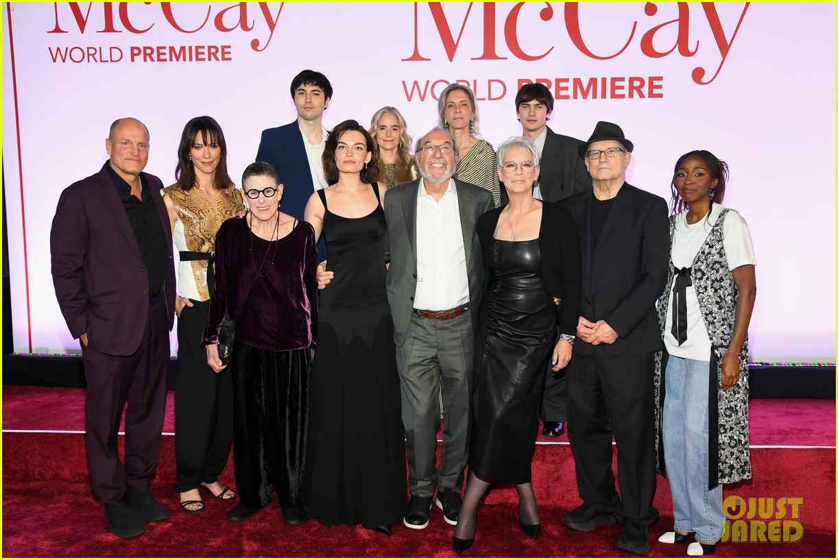 Emma Mackey Makes Rare Red Carpet Appearance with Boyfriend Martin Aleman at 'Ella McCay' World Premiere!