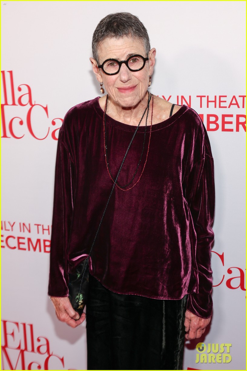 Emma Mackey Makes Rare Red Carpet Appearance with Boyfriend Martin Aleman at 'Ella McCay' World Premiere!