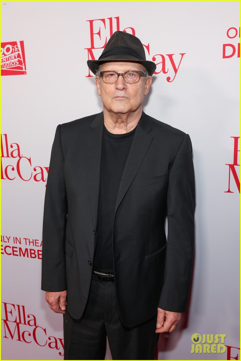 Emma Mackey Makes Rare Red Carpet Appearance with Boyfriend Martin Aleman at 'Ella McCay' World Premiere!