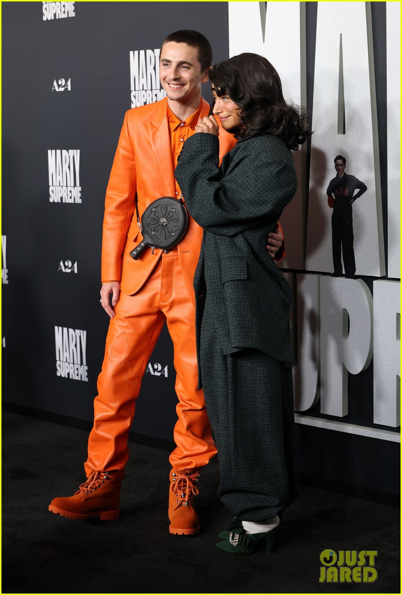 Odessa A'zion Goes Shirtless Under Her Blazer at 'Marty Supreme' L.A. Premiere
