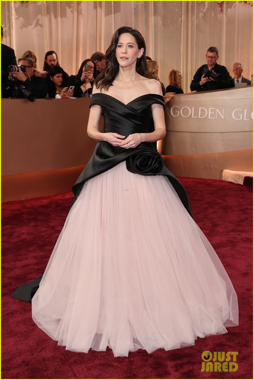 Kristen Bell & Dax Shepard Make It Date Night at Golden Globes 2026 - Just  Jared - Celebrity News and Gossip | Entertainment