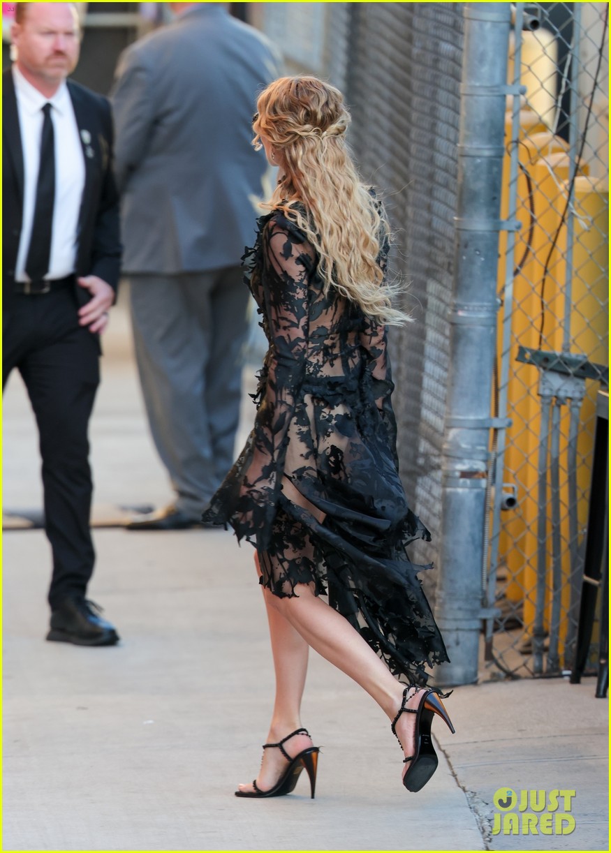 celebrity black lace dress Celebrity Style: Zoe Saldana's Black Lace Gown At Emilia Perez Premiere In  Toronto