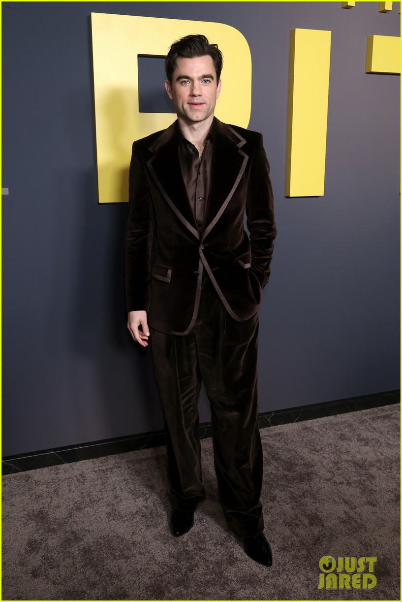 Noah Wyle is Joined by Wife Sara Wells & Two of His Kids at 'The Pitt' Season 2 Premiere