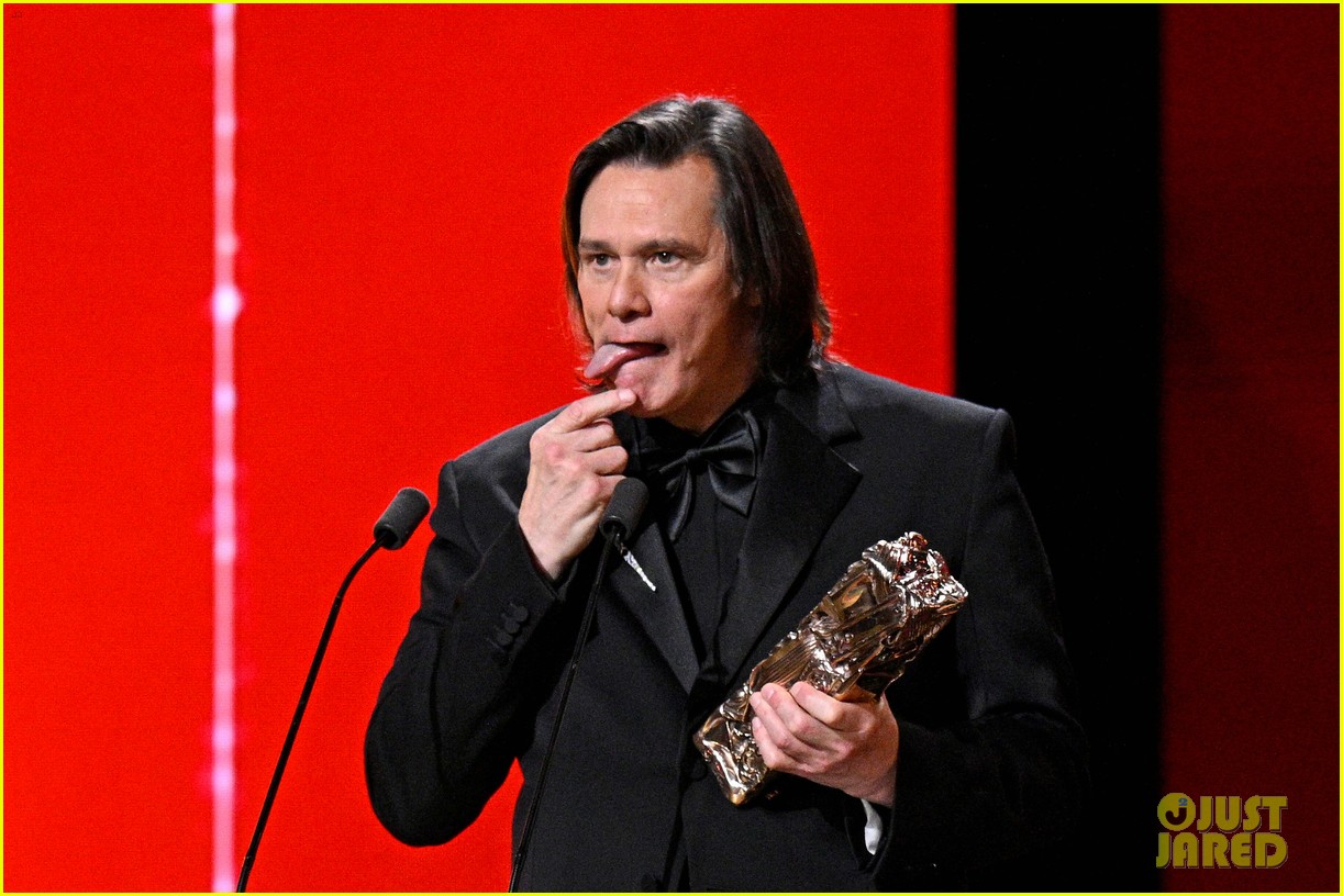 Jim Carrey Goes Public with Girlfriend Minzi After Years Together, Thanks Her at Cesar Awards