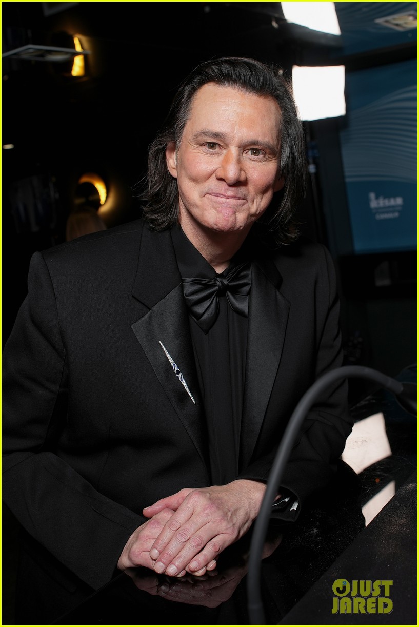 Jim Carrey Goes Public with Girlfriend Minzi After Years Together, Thanks Her at Cesar Awards