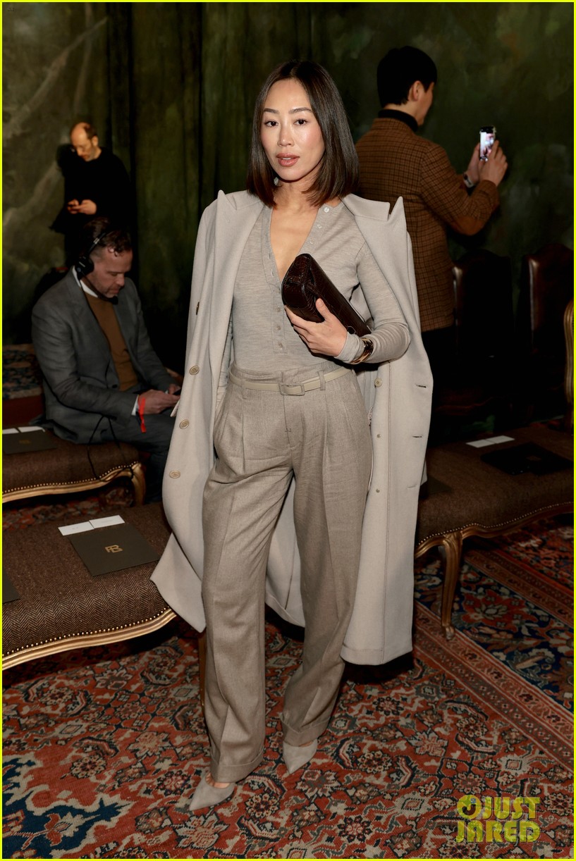 Anne Hathaway Has Front Row Date with Husband Adam Shulman at Ralph Lauren's NYFW Show