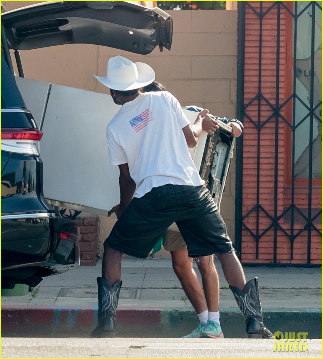 Lil Nas X Wears a Cowboy Hat & Boots to Shop for a Refrigerator in LA