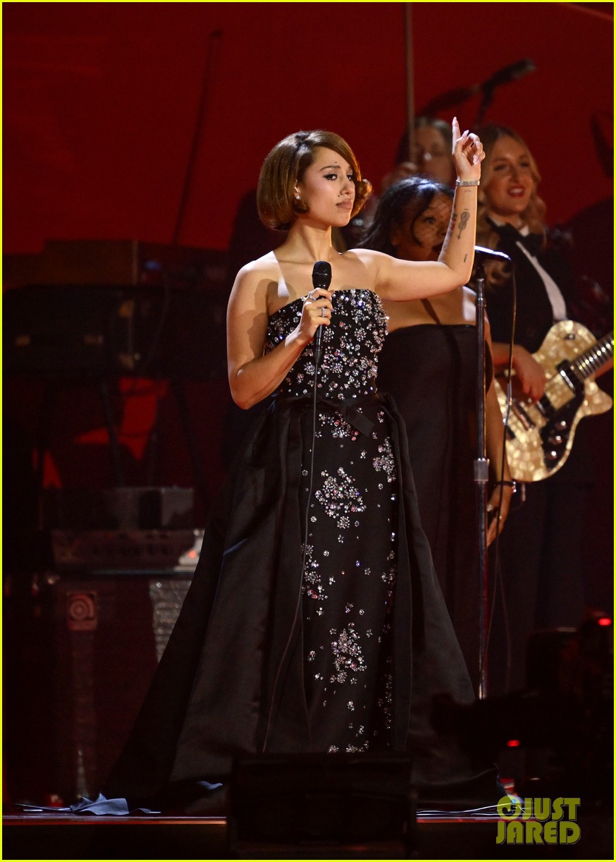 Raye Gives Sultry Performance of 'Where Is My Husband!' at BRIT Awards 2026 - Watch Now!