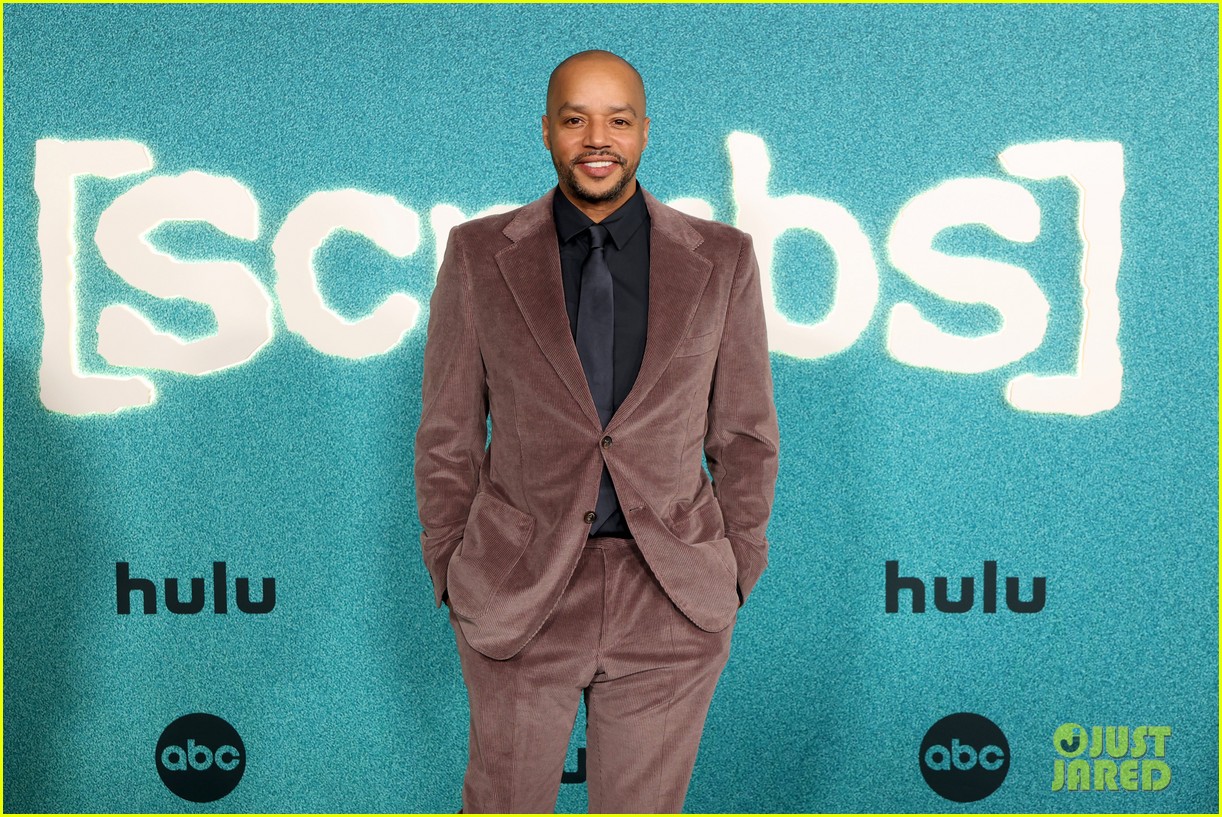 'Scrubs' Revival Cast Reunites for Red Carpet Premiere: Zach Braff & Many More Attend!