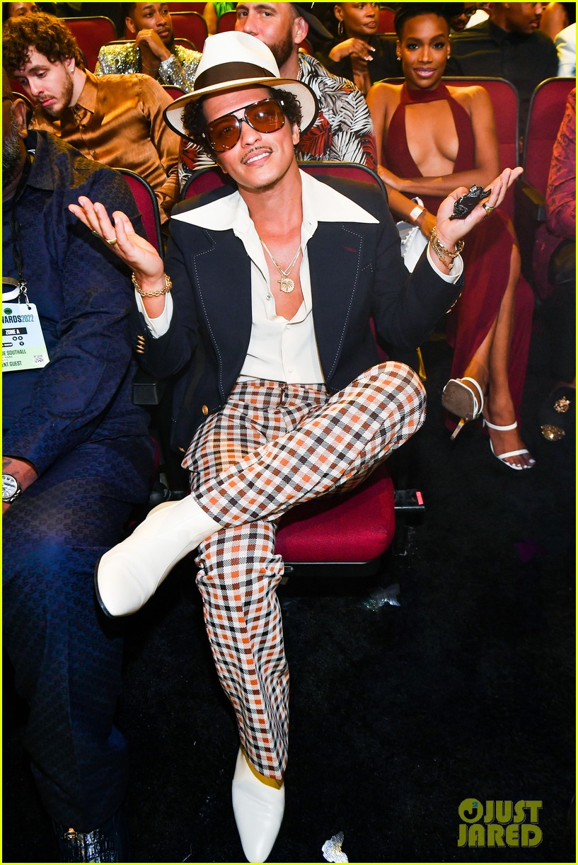 Bruno Mars Scores First No. 1 Album in 13 Years With 'The Romantic,' Debuts Atop Billboard 200