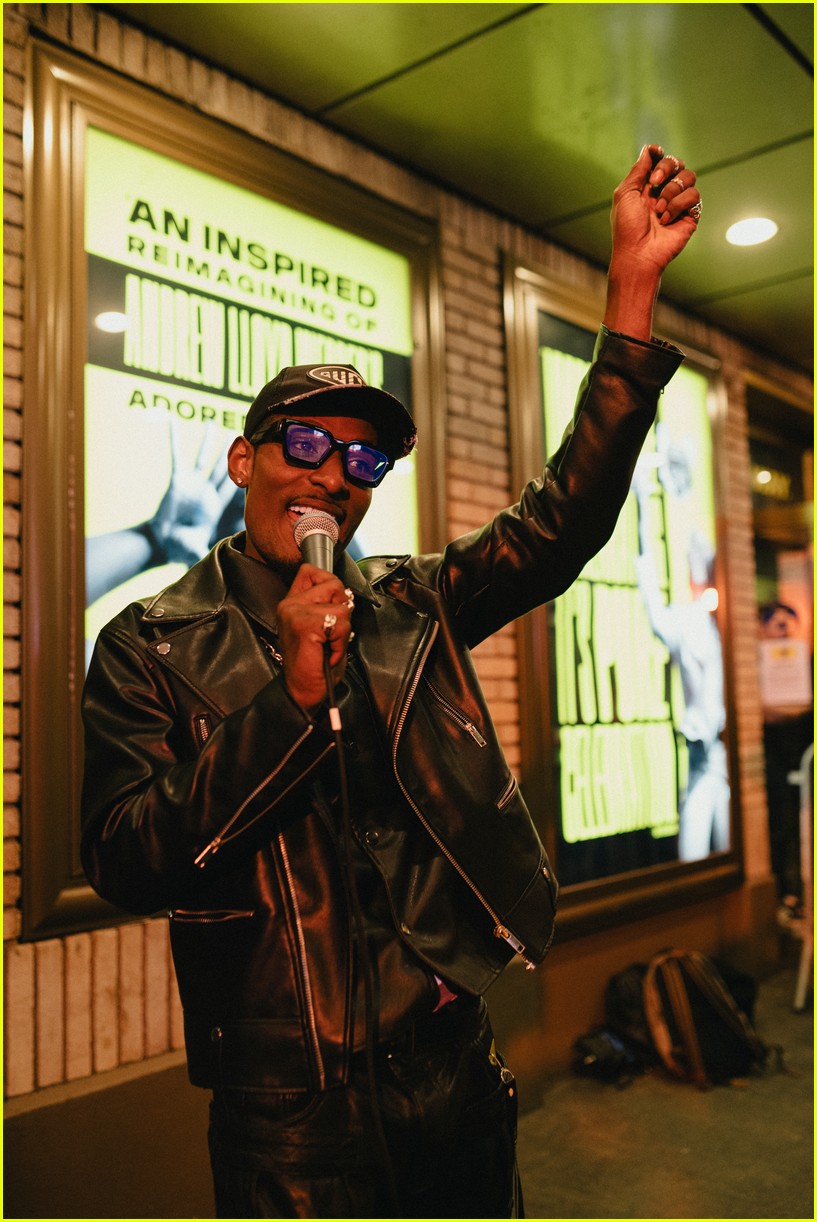 André De Shields Kicks Off 'CATS: The Jellicle Ball' Previews On Broadway, Dashaun Wesley Co-Hosts Post-Show Runway