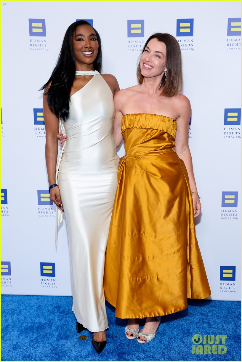 Lisa Kudrow & RuPaul Help Honor Michael Patrick King at Human Rights Campaign Dinner