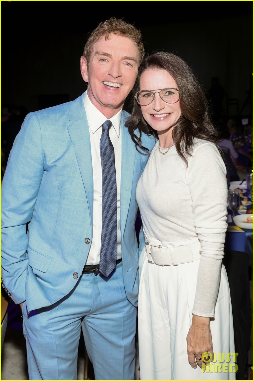 Lisa Kudrow & RuPaul Help Honor Michael Patrick King at Human Rights Campaign Dinner