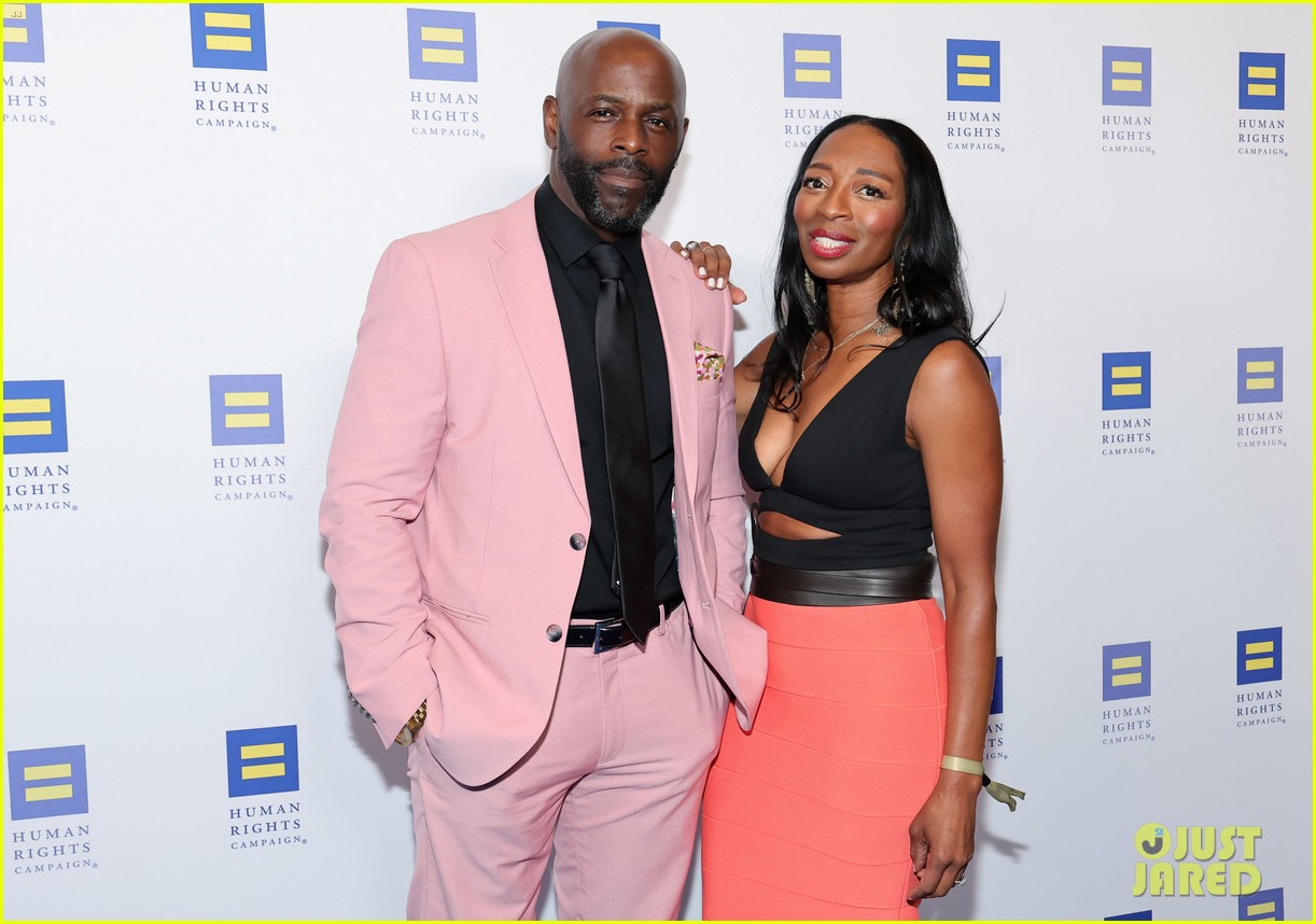 Lisa Kudrow & RuPaul Help Honor Michael Patrick King at Human Rights Campaign Dinner