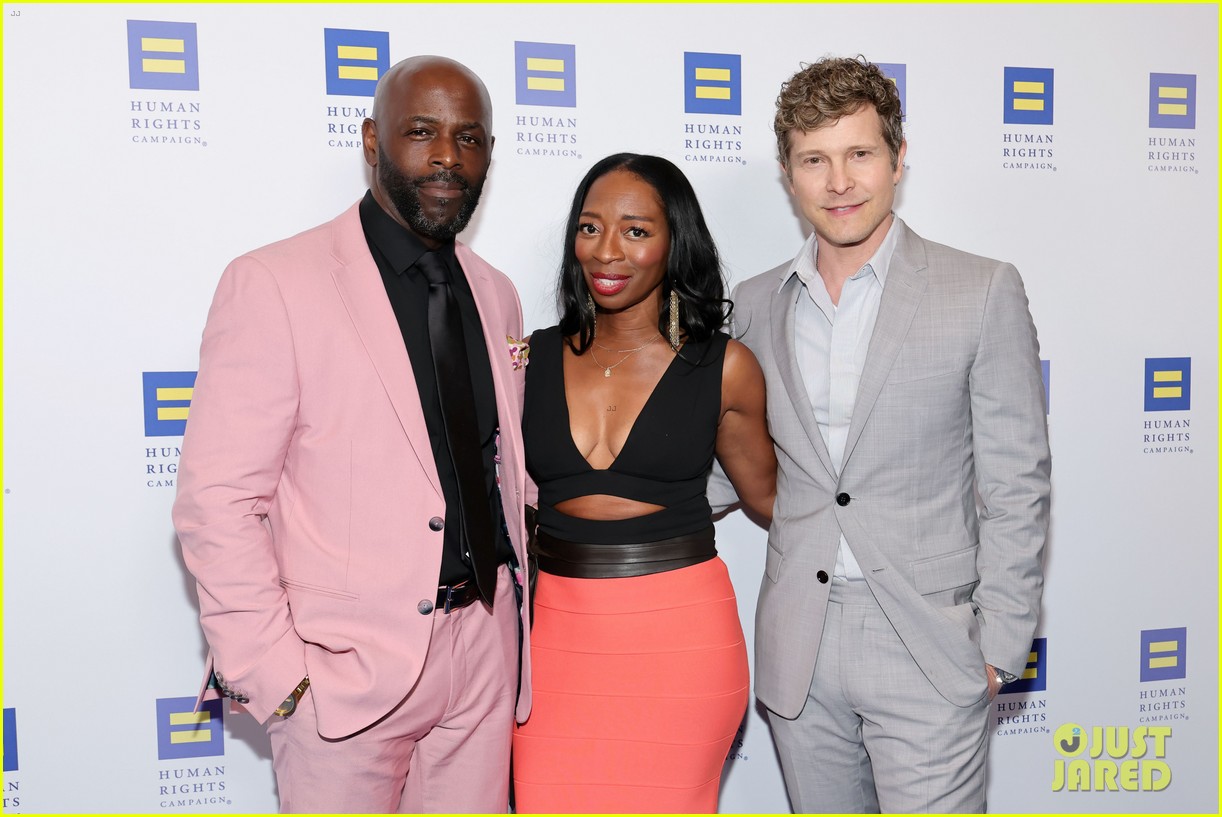 Lisa Kudrow & RuPaul Help Honor Michael Patrick King at Human Rights Campaign Dinner