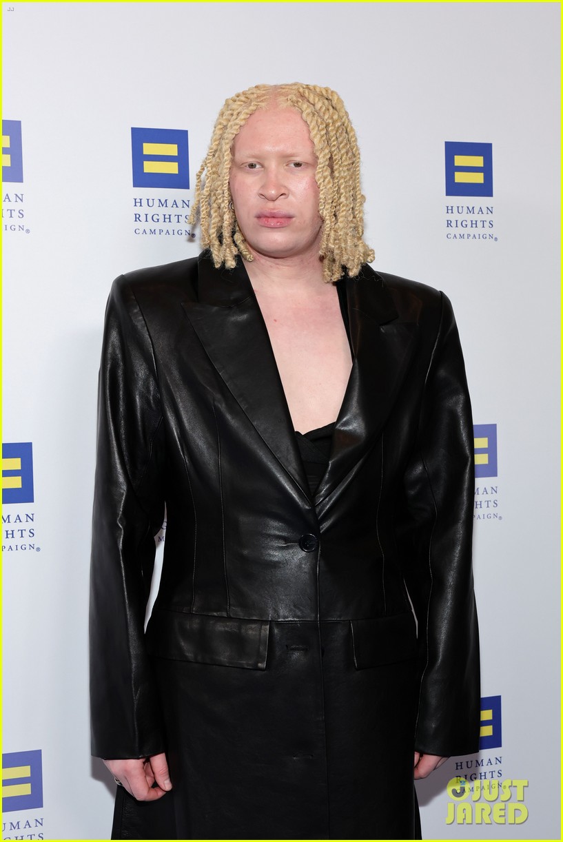 Lisa Kudrow & RuPaul Help Honor Michael Patrick King at Human Rights Campaign Dinner