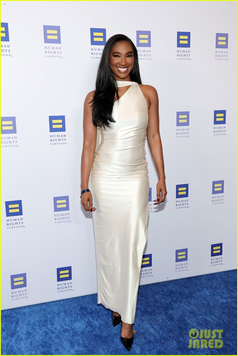 Lisa Kudrow & RuPaul Help Honor Michael Patrick King at Human Rights Campaign Dinner