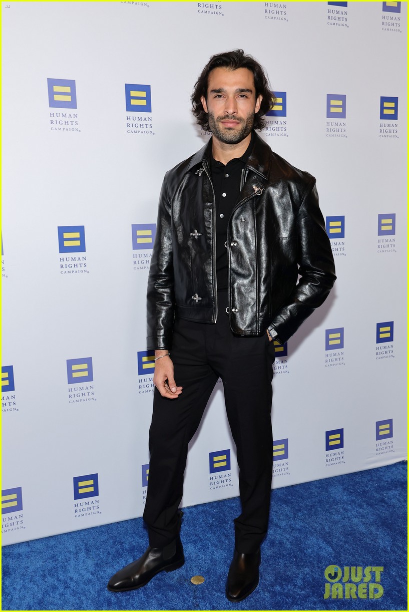 Lisa Kudrow & RuPaul Help Honor Michael Patrick King at Human Rights Campaign Dinner