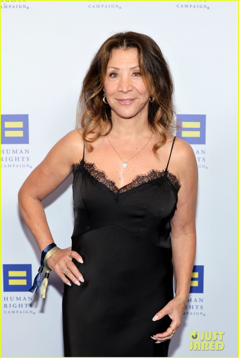 Lisa Kudrow & RuPaul Help Honor Michael Patrick King at Human Rights Campaign Dinner