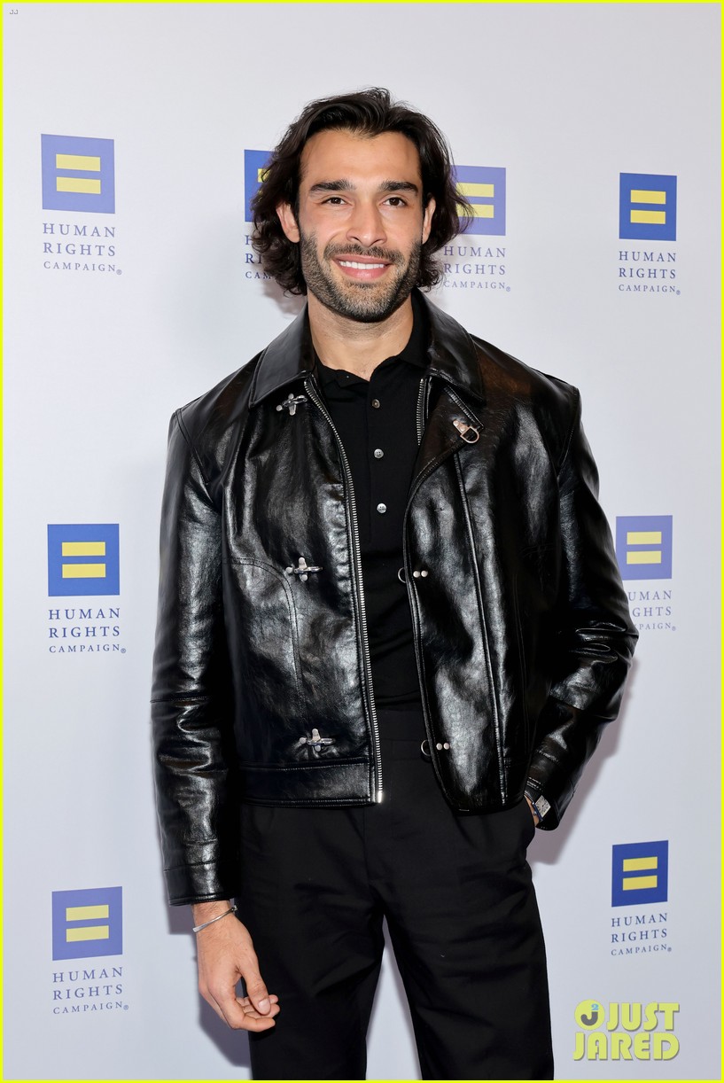 Lisa Kudrow & RuPaul Help Honor Michael Patrick King at Human Rights Campaign Dinner