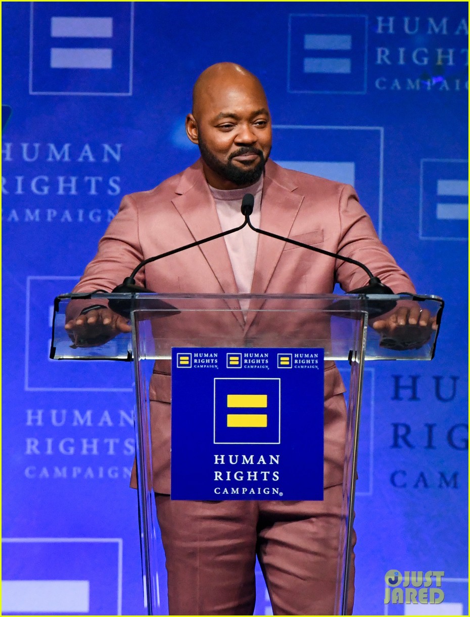 Lisa Kudrow & RuPaul Help Honor Michael Patrick King at Human Rights Campaign Dinner