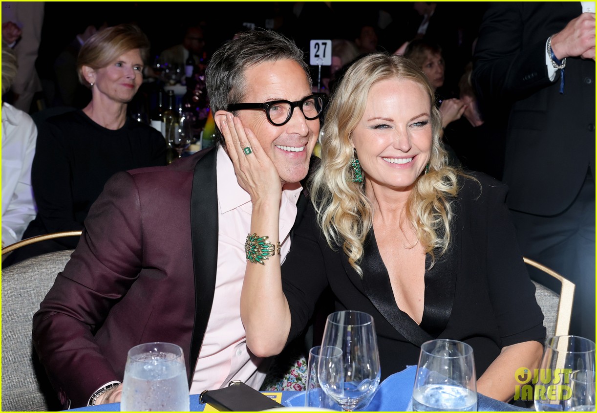 Lisa Kudrow & RuPaul Help Honor Michael Patrick King at Human Rights Campaign Dinner