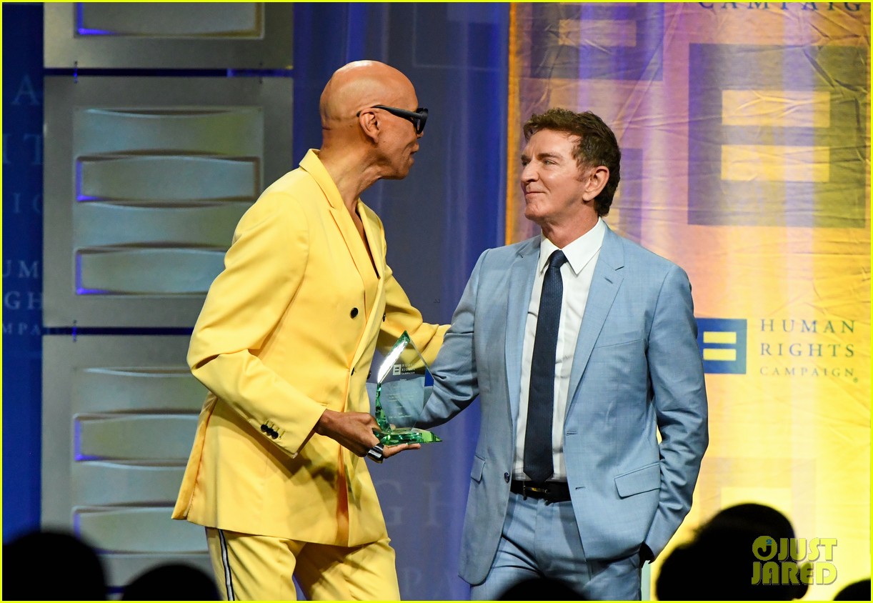 Lisa Kudrow & RuPaul Help Honor Michael Patrick King at Human Rights Campaign Dinner